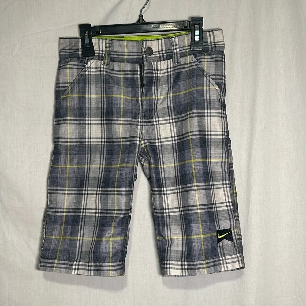 gray green white plaid Nike Bermuda shorts size 10 regular